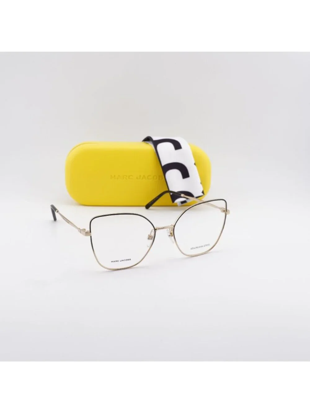 Marc Jacobs authentic marc